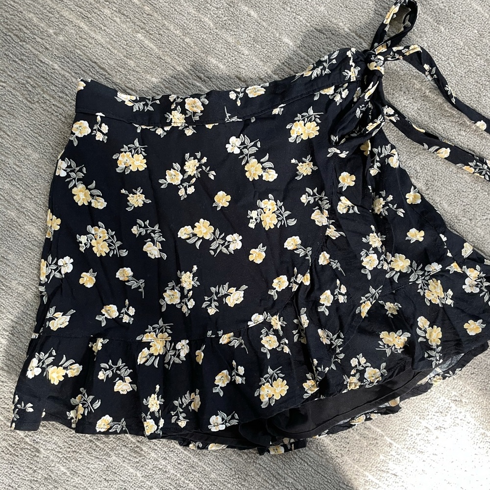 Hollister high rise skort